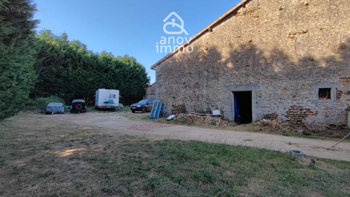 Corps de ferme - Maison, granges, terrasses et jardin - photo 4