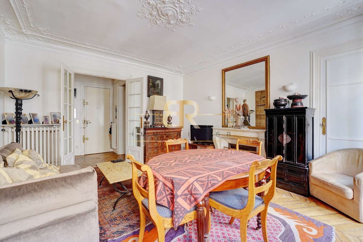 Appartement à PARIS-9E