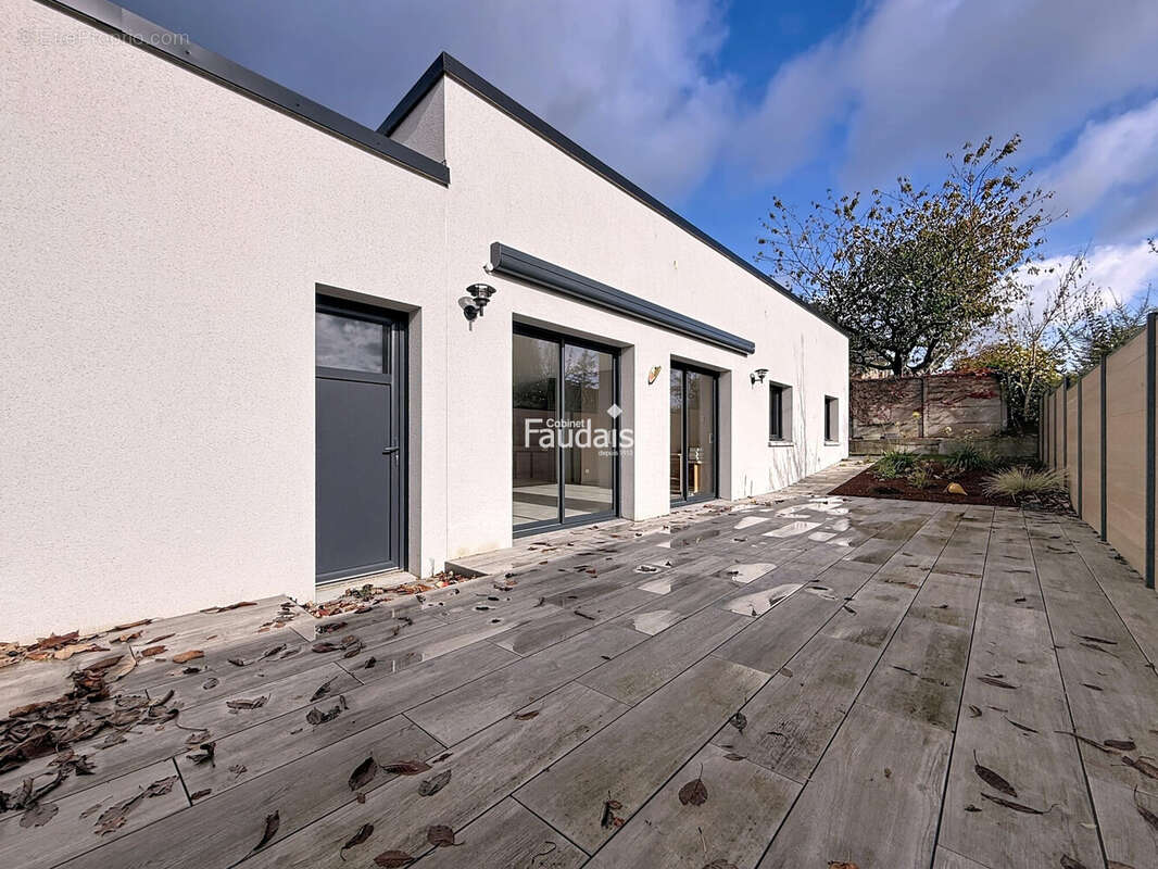 Maison 115 m² à Saint-Lo  - photo 6