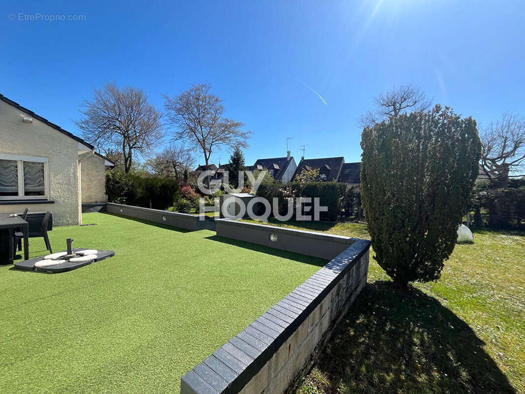 Maison à LACROIX-SAINT-OUEN