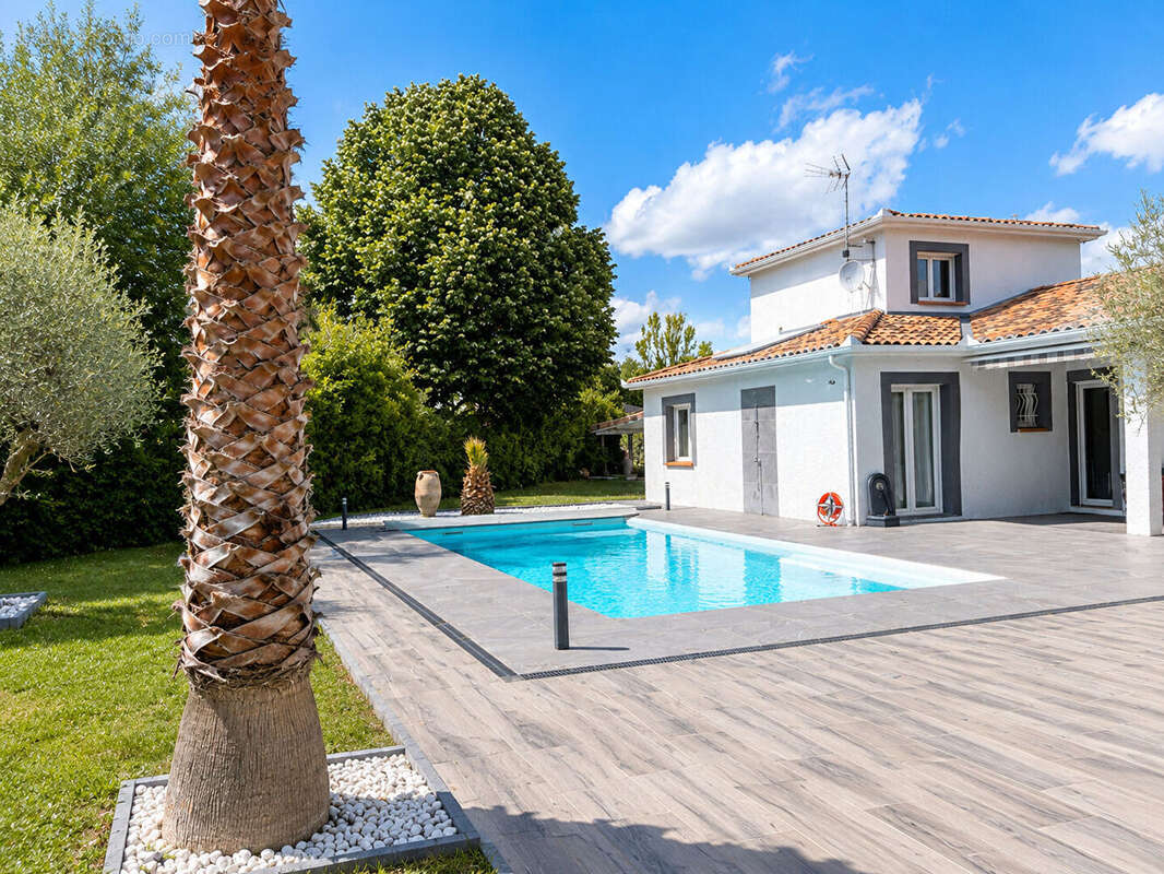 Maison à CORNEBARRIEU