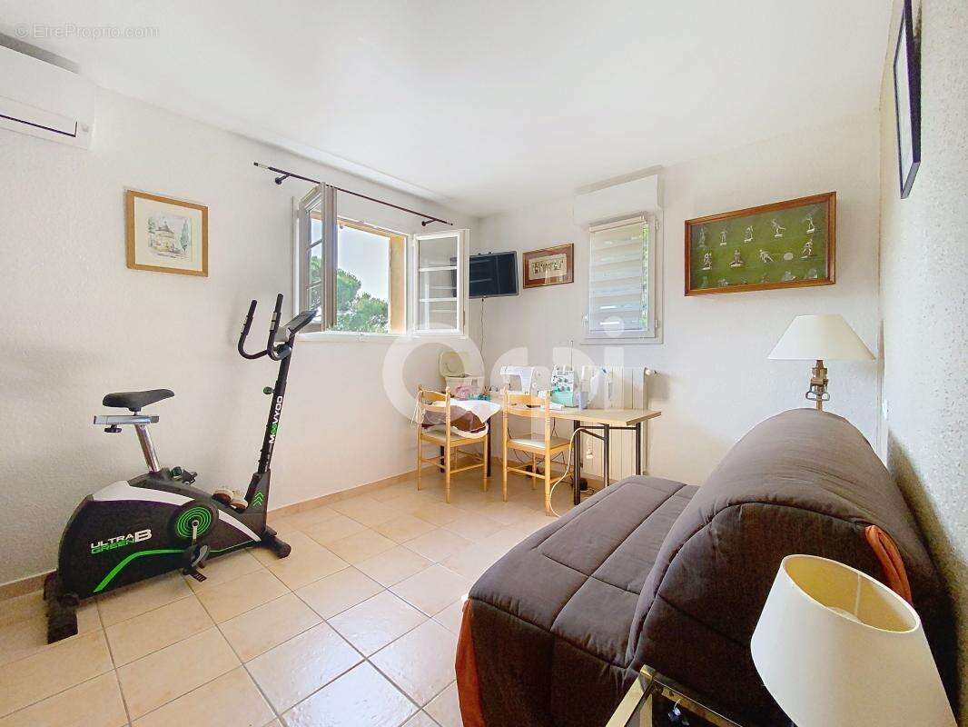 Maison à ROQUEBRUNE-SUR-ARGENS