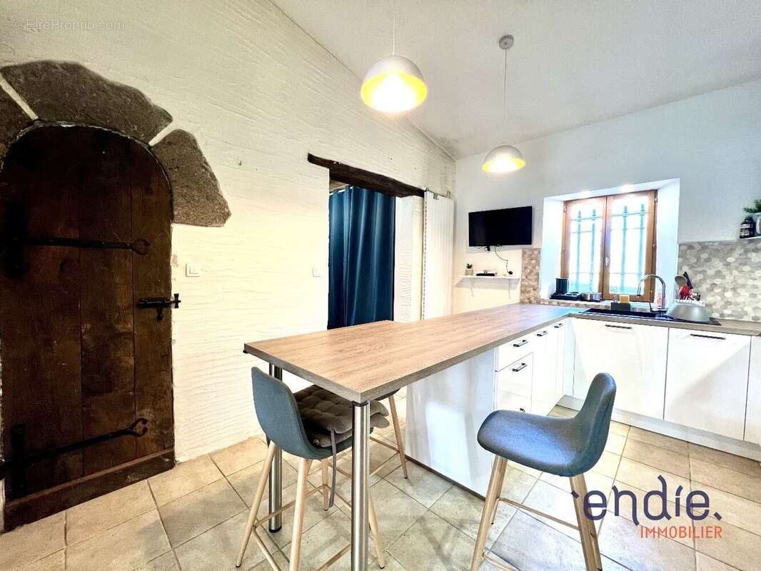 Maison à NEUVILLE-DE-POITOU