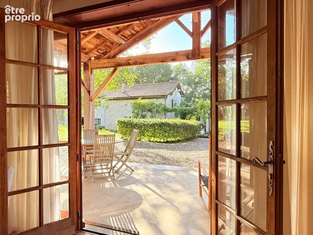 Un grand balcon royale dans la verdure, une maison de caractère et un gîte indépendant - photo 27