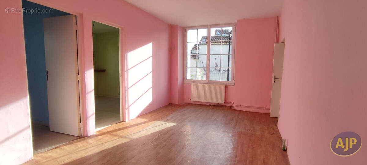 Maison à SAINT-PALAIS-DE-PHIOLIN