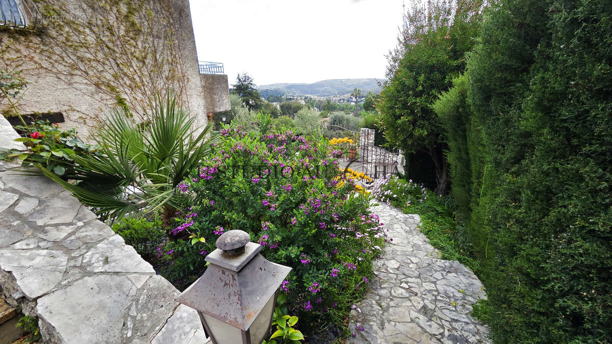 French riviera- cagnes sur mer superbe maison  au calme total avec piscine et vue mer exceptionnelle - 5 chamb - photo 8