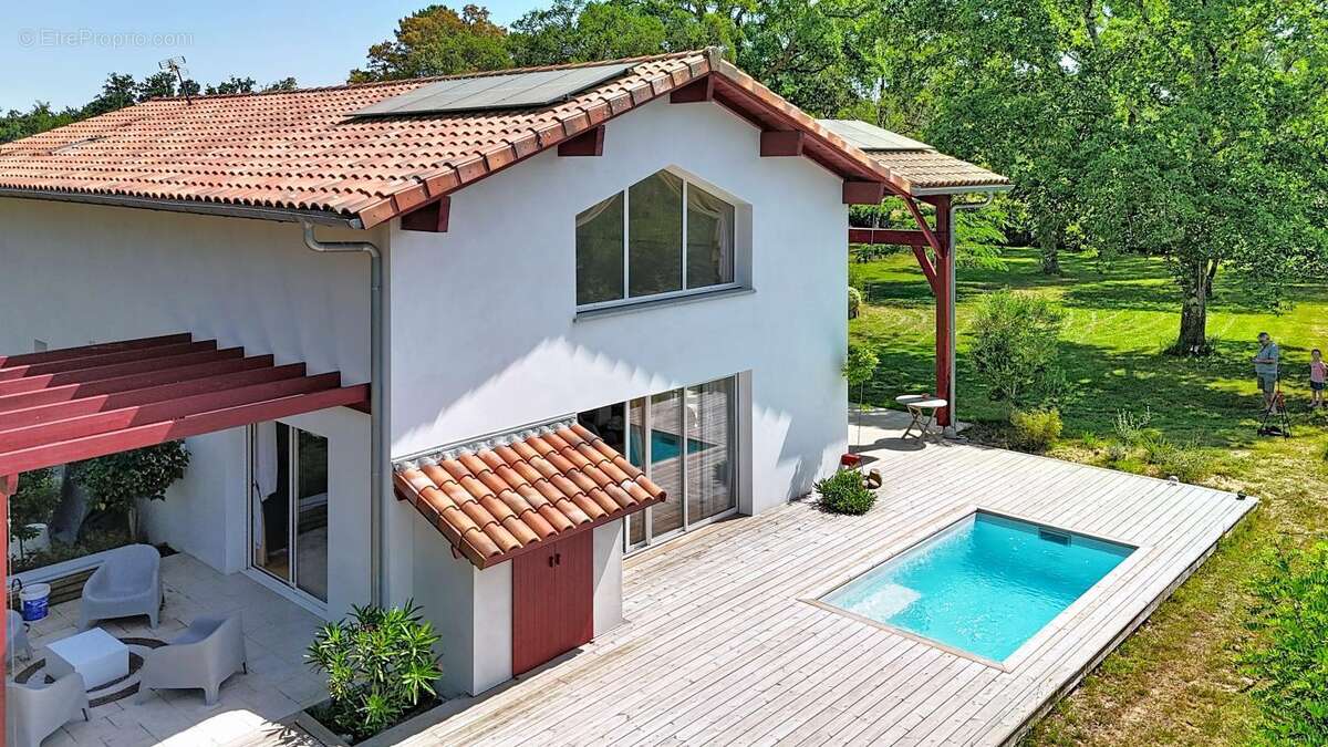 Maison à SAUBION