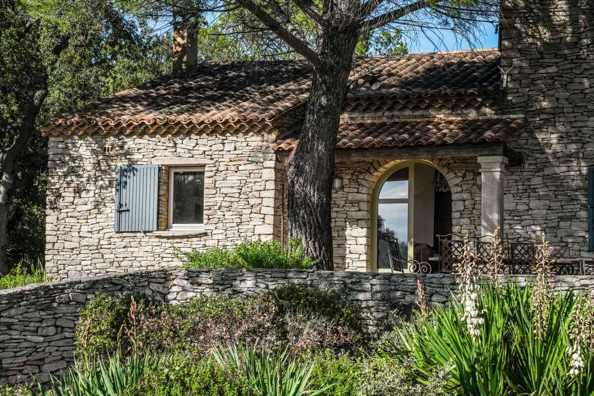 Propriété en pierre avec parc, piscines et tennis aux portes d'Uzès - photo 6