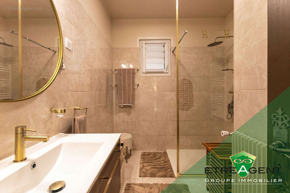 Maison LE VAL DORÉ - 190 m² - 6 chambres - photo 17