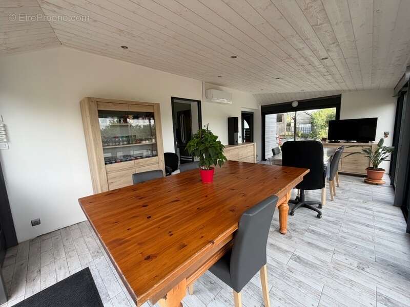 À quelques minutes de Périers – Propriété avec habitation familiale, hangar professionnel et bureaux sur 4 104 m² (50) - photo 10