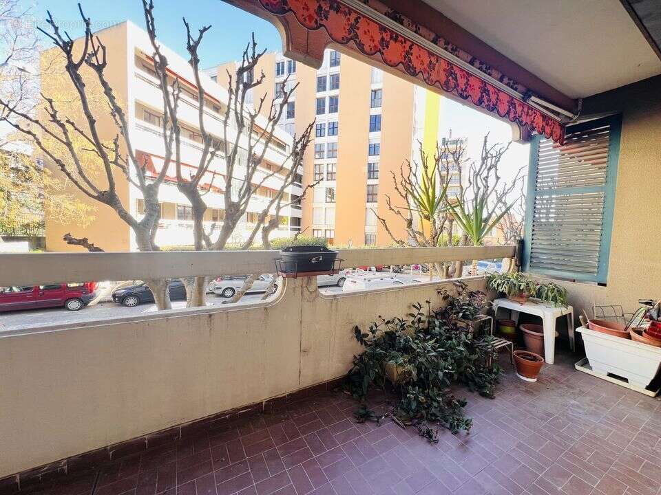 Appartement à MARSEILLE-4E