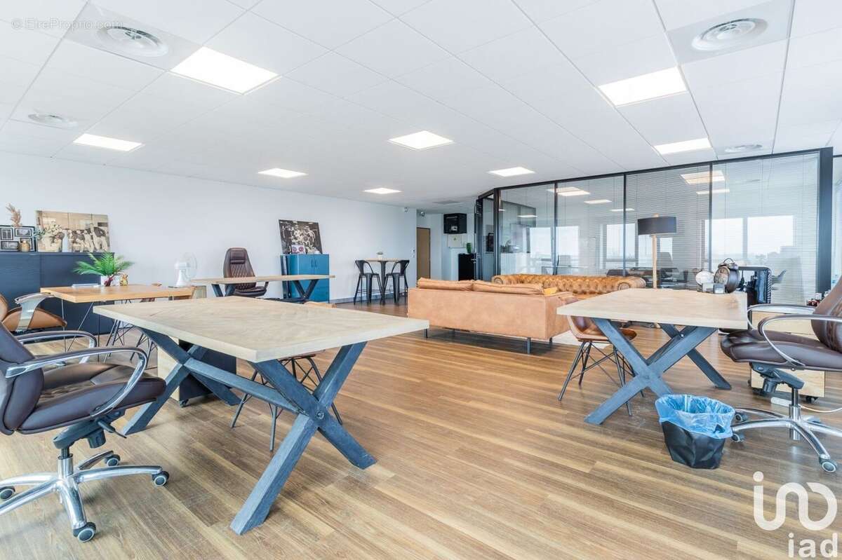 Photo 7 - Commerce à LIEUSAINT