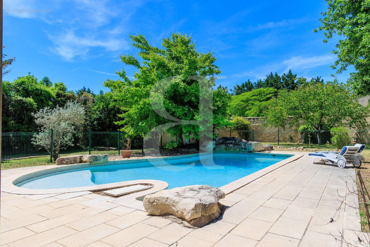 Maison à L'ISLE-SUR-LA-SORGUE