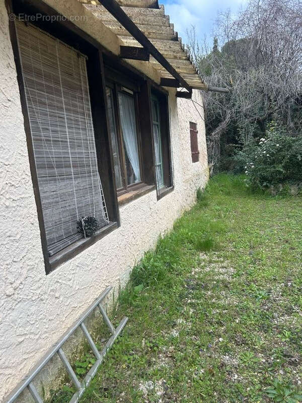 Maison T5 112m2 à vendre en forêt communale à Cabriès (13480)   Cadre idéal, calme absolu, nombreuses annexes. - photo 4