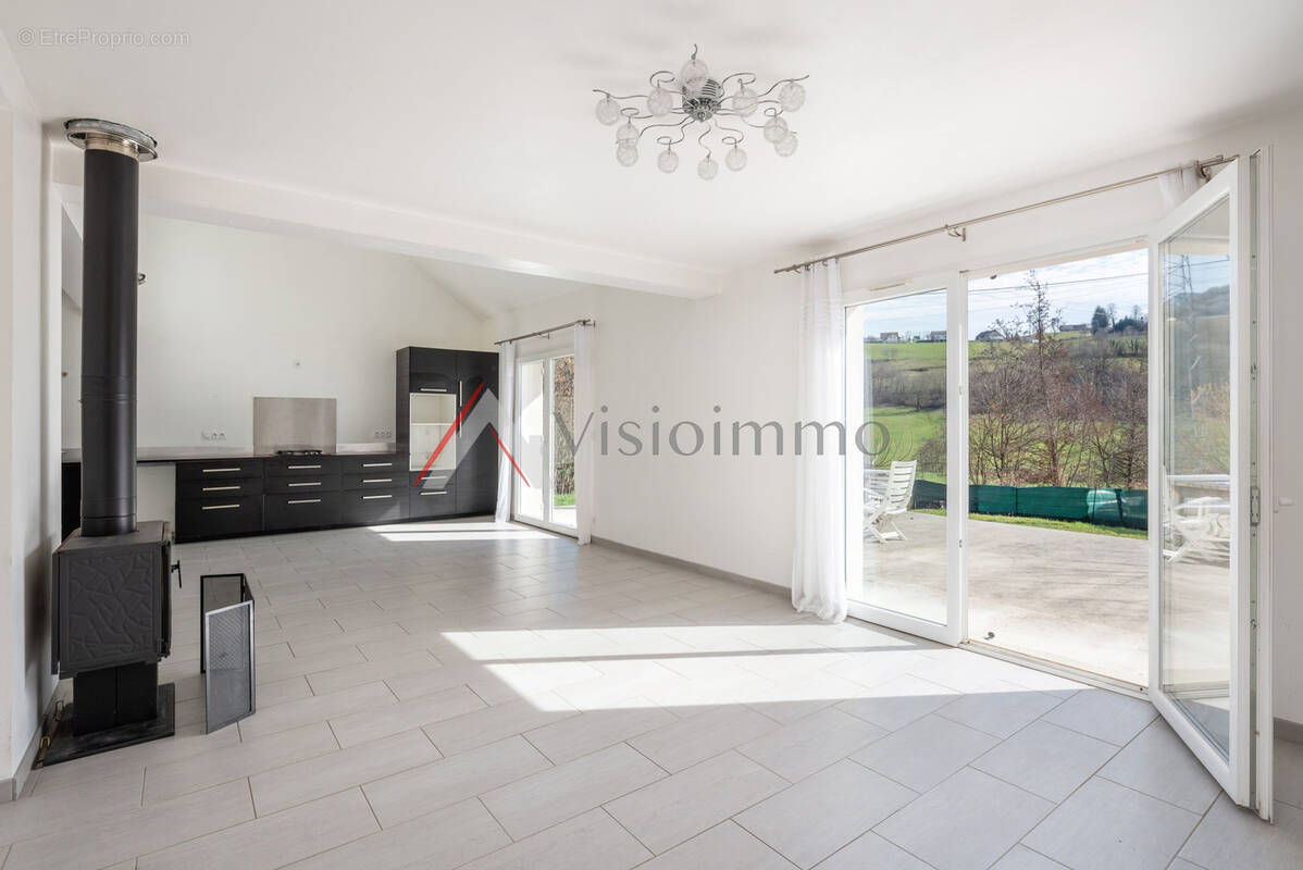 Maison à LES ECHELLES