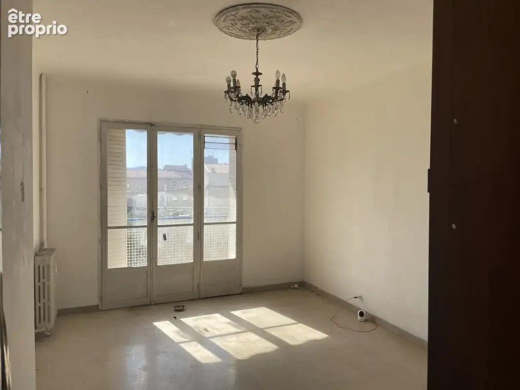 Appartement de type T4, très lumineux, vue dégagée,  triple exposition, en 3ième étage avec ascenseur - photo 3