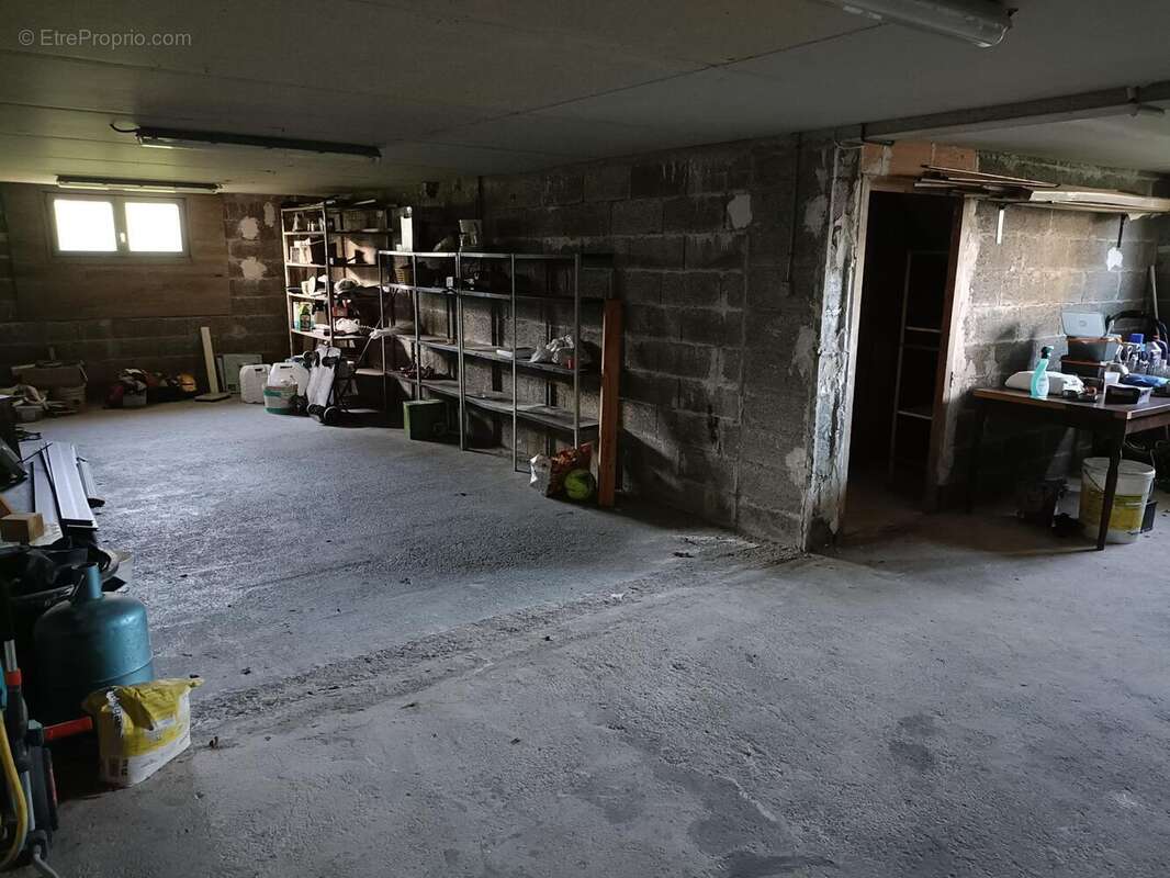 Photo 8 - Maison à CHATEAUNEUF-DU-FAOU