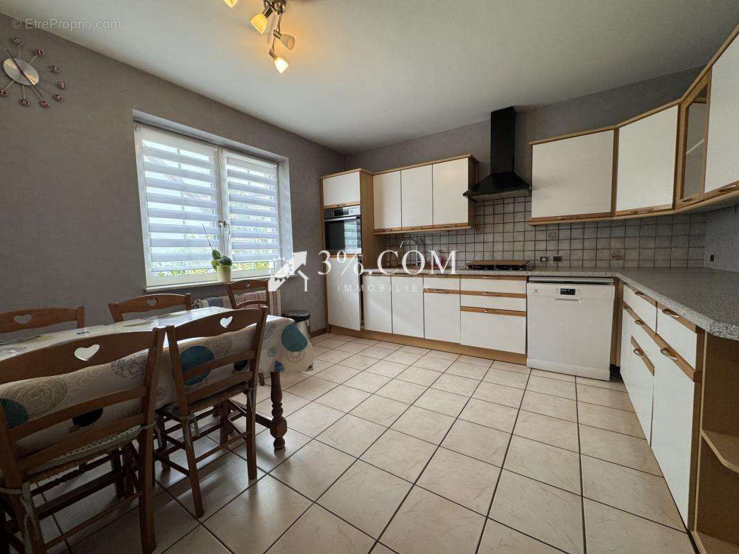 3%COM Jolie maison avec 5 chambres et une grange au centre d - photo 9