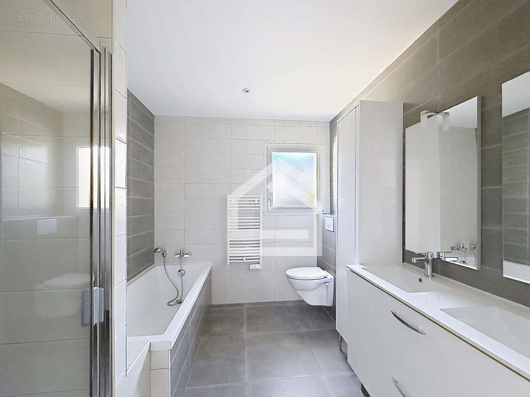 Saint Aubin de médoc - Exclusivité - Maison avec trois chambres et garage dans un environnement privilégié - photo 9