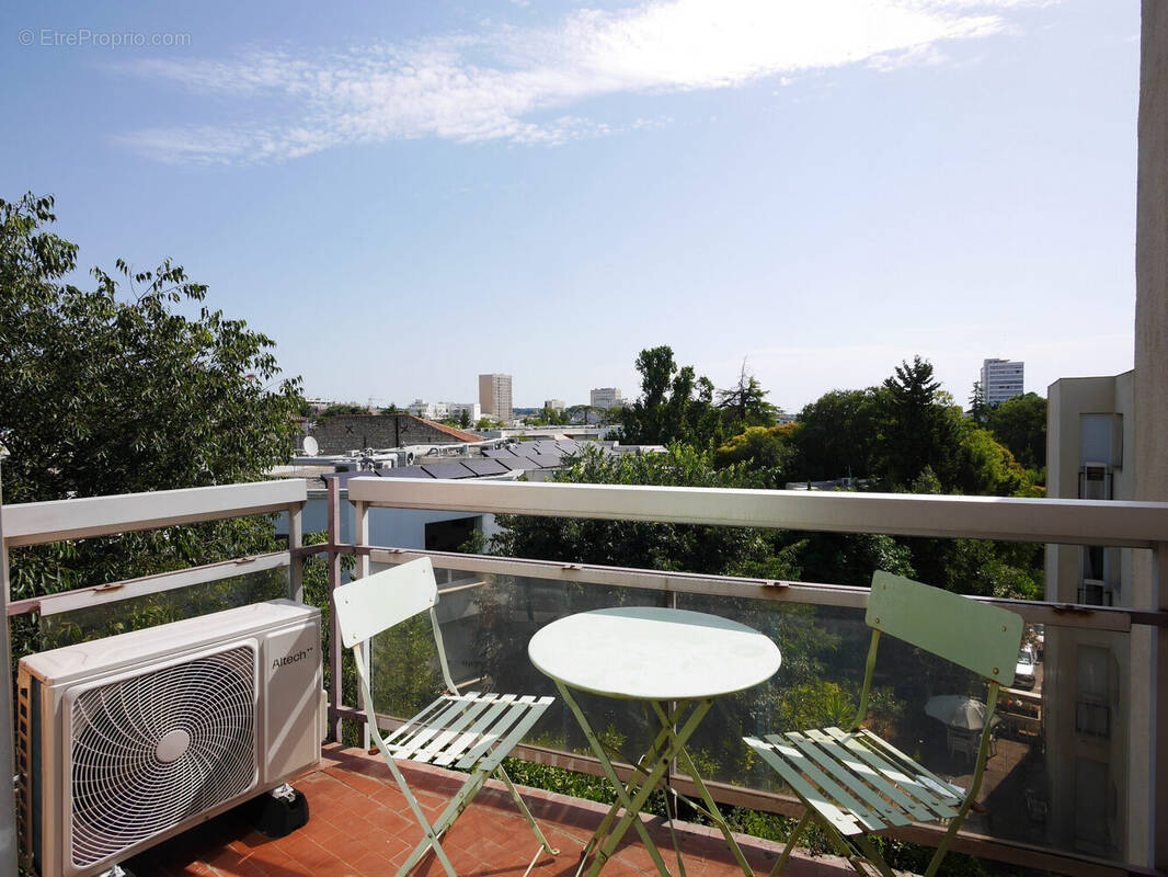 Balcon, vue dégagée - Appartement à NIMES