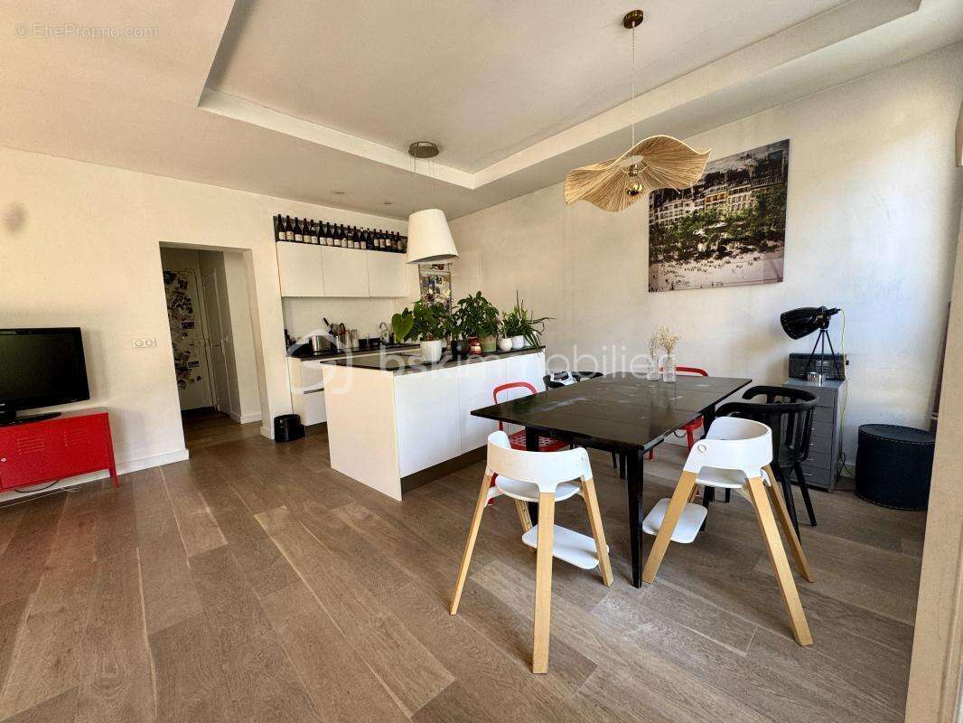 Appartement à PARIS-9E