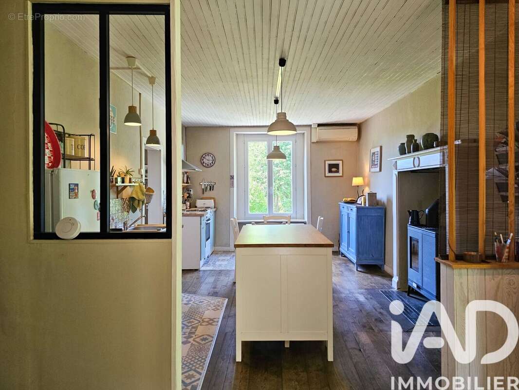 Maison 77 m² à Champagnac-La-Riviere  - photo 9