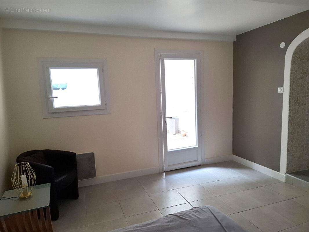 Appartement à FORCALQUIER