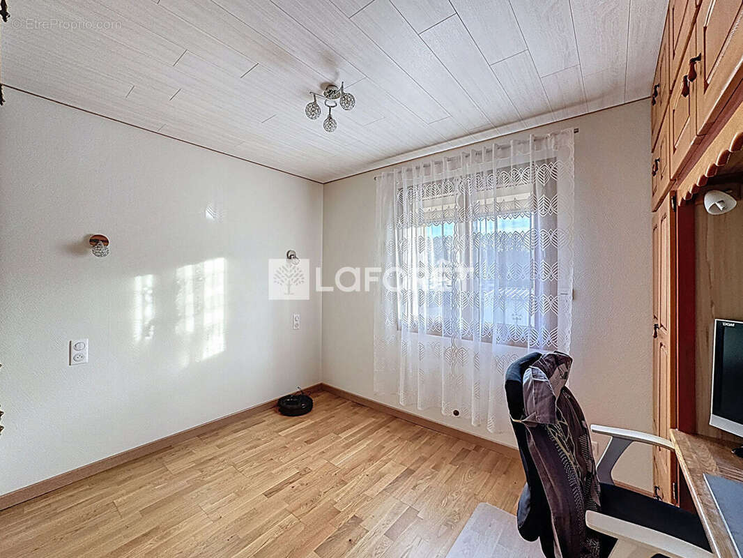 Maison à ESSERTENNE-ET-CECEY