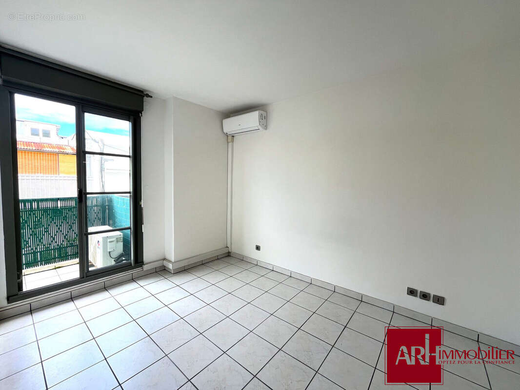 chambre - Appartement à SAINT-DENIS