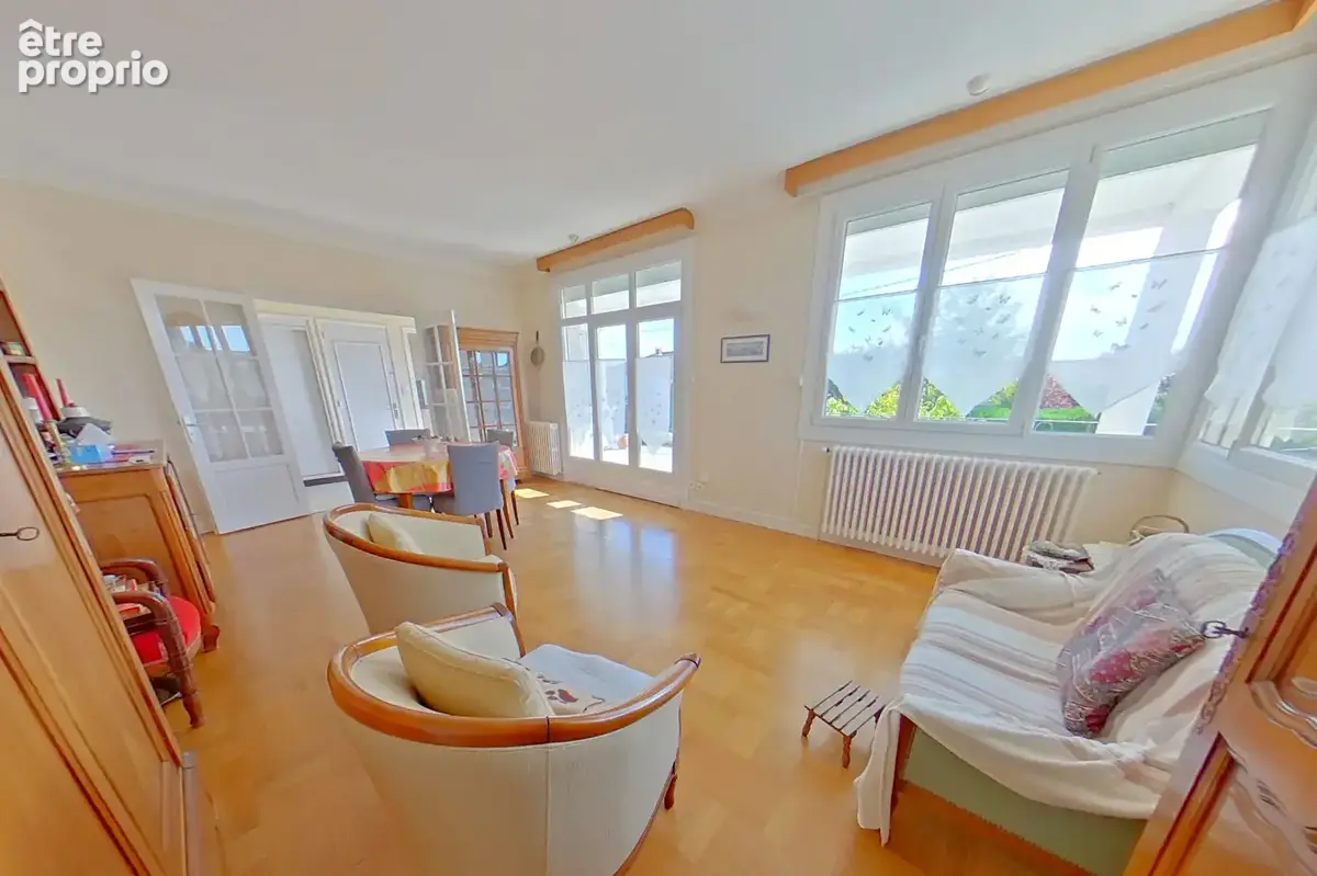 CAUSSADE - Maison spacieuse, 5 chambres, les commerces à pied. - photo 4