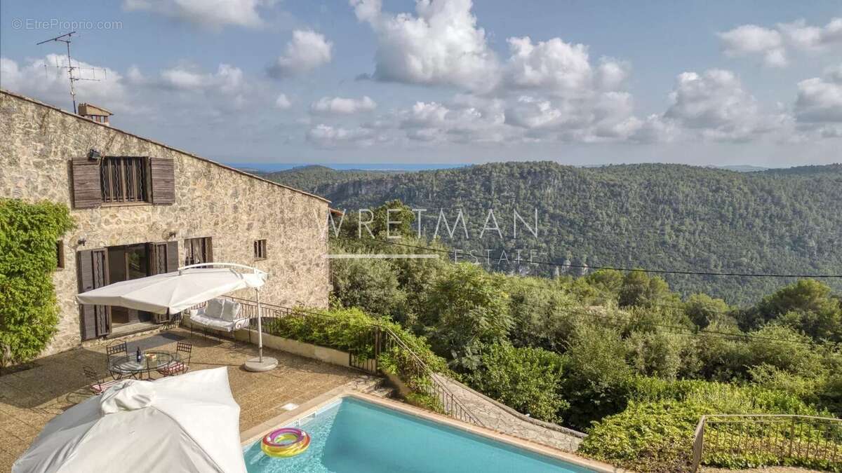 Maison à TOURRETTES-SUR-LOUP