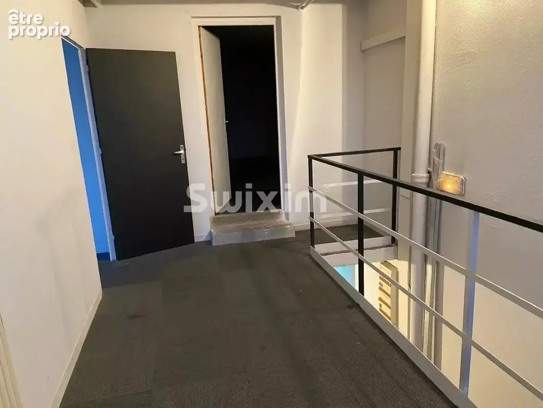 Grande surface de vente et bureaux - photo 6