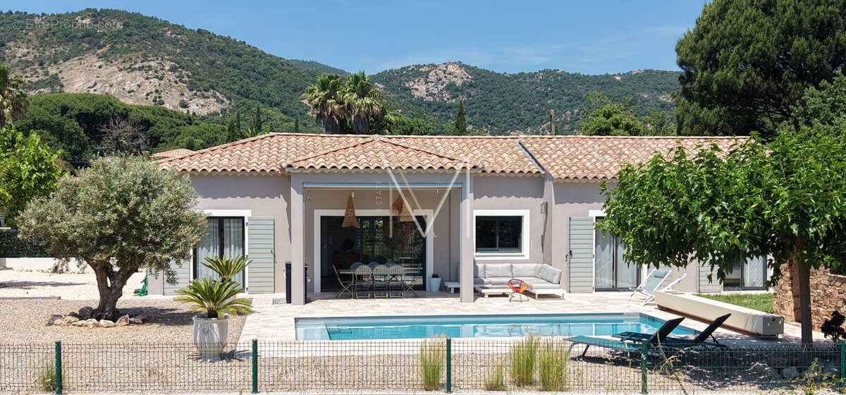 Maison à PLAN-DE-LA-TOUR