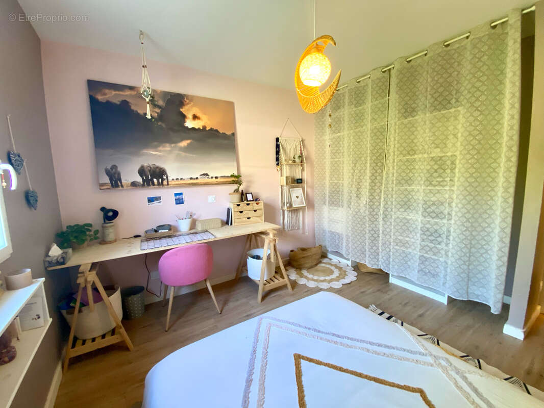 Maison à PUJOLS-SUR-CIRON