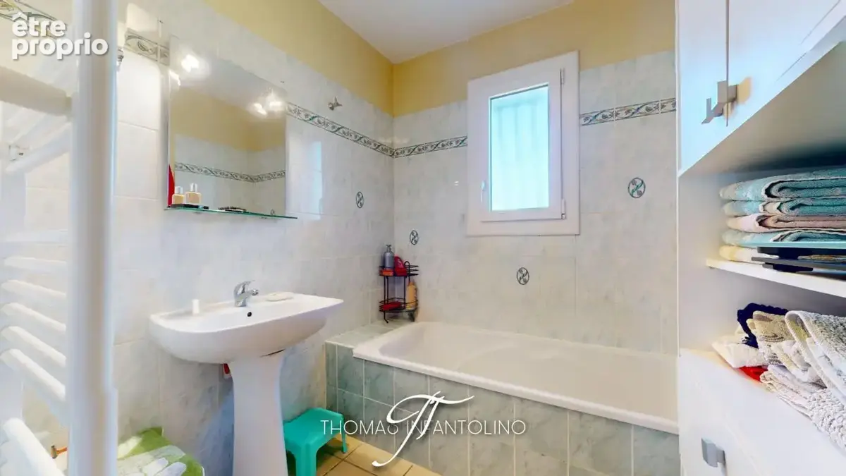 En exclusivite - plain pied - 4 chambres - piscine - panneaux solaire - photo 15