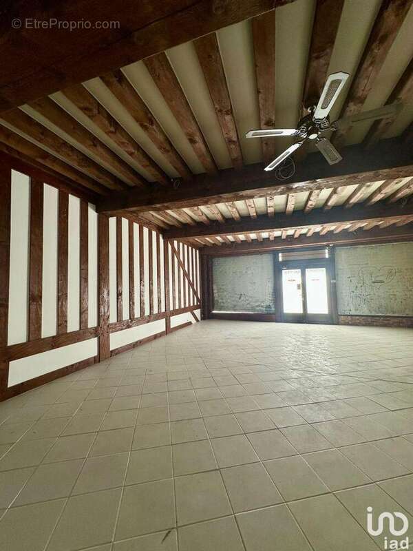 Photo 2 - Commerce à FORGES-LES-EAUX