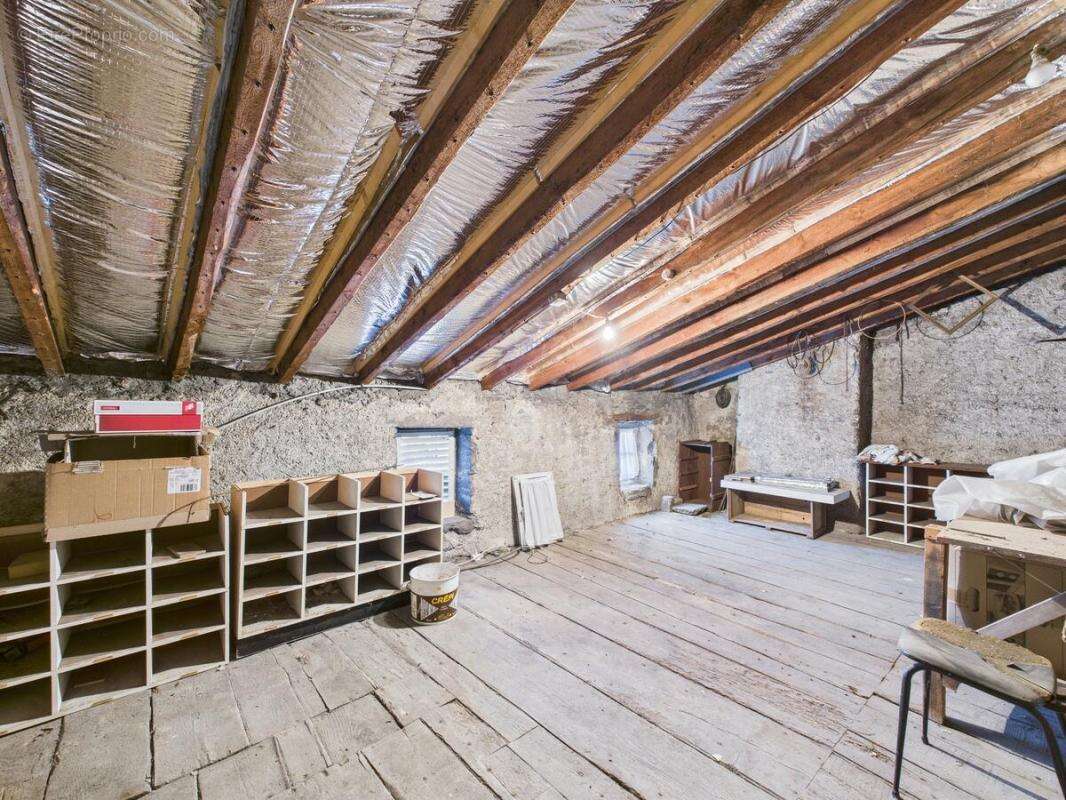 Maison à VOLVIC