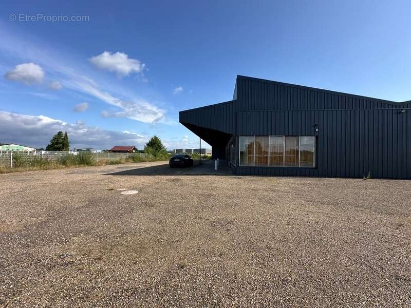 Commerce à VITRY-EN-CHAROLLAIS