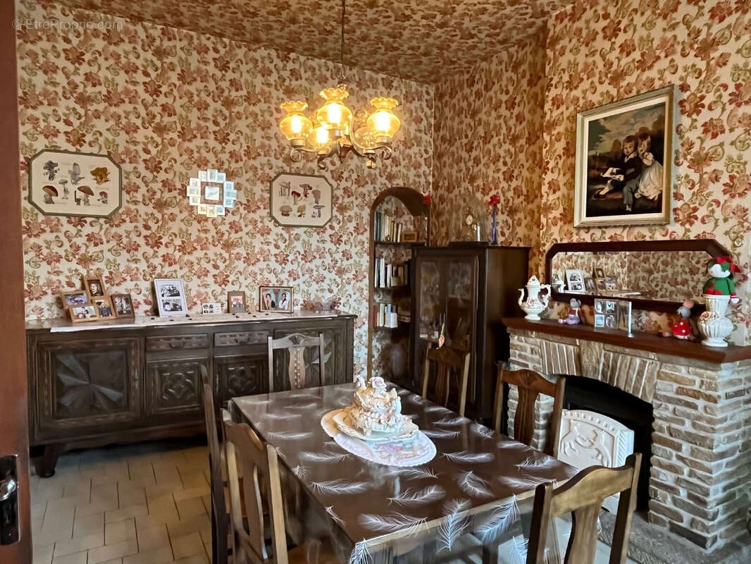 Maison à COUSSAC-BONNEVAL