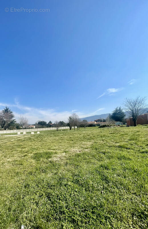 Terrain à AUSSILLON