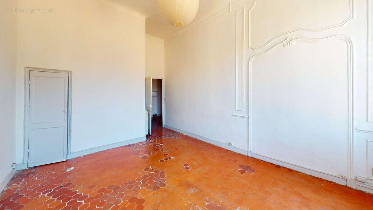 Appartement à MARSEILLE-6E
