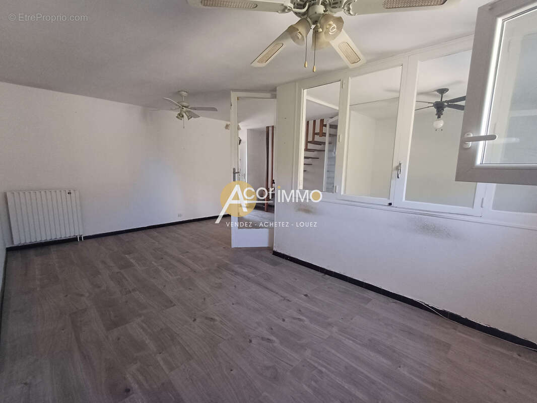 La seyne sur mer duplex t4 au 3me avec asc et cave et paking collectif - photo 7