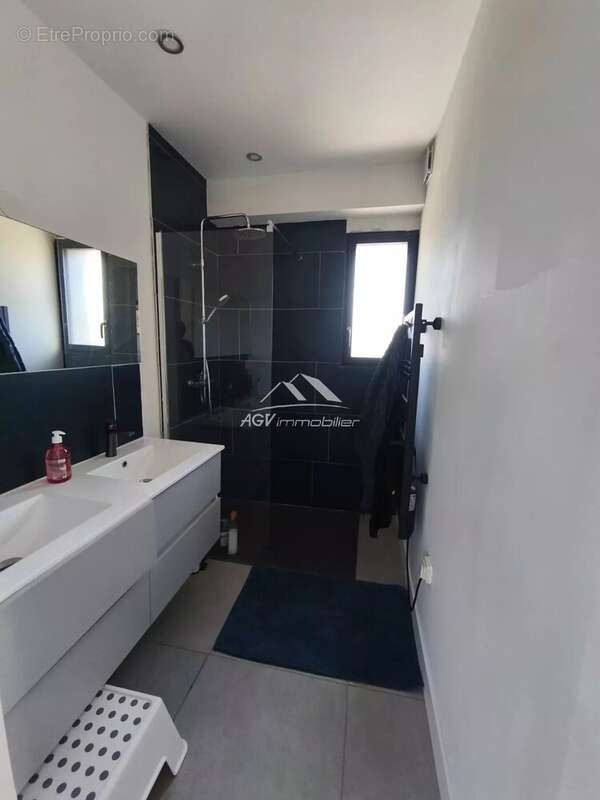 Maison à VEZENOBRES