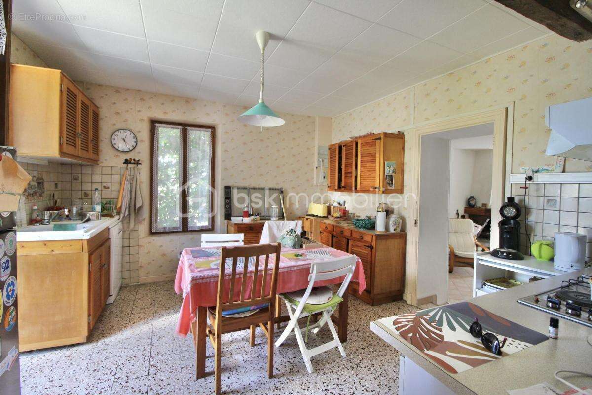 Maison à VILLENEUVE-SUR-YONNE