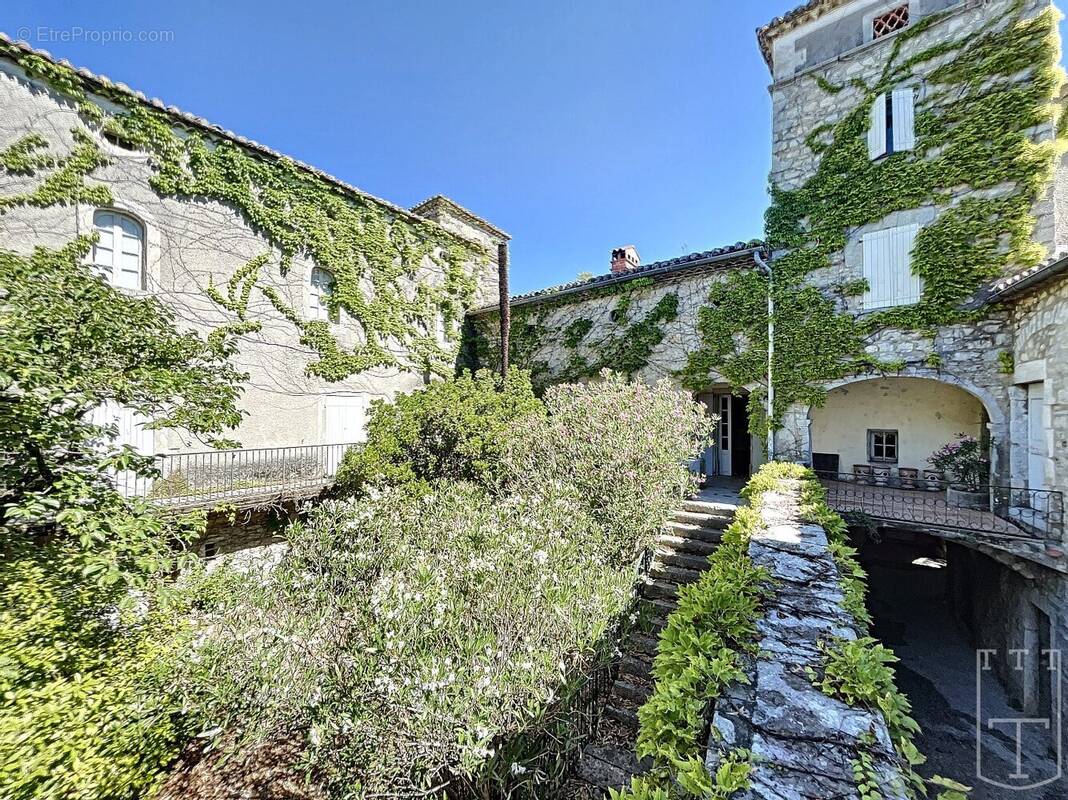Maison à SAINT-ANDRE-DE-CRUZIERES