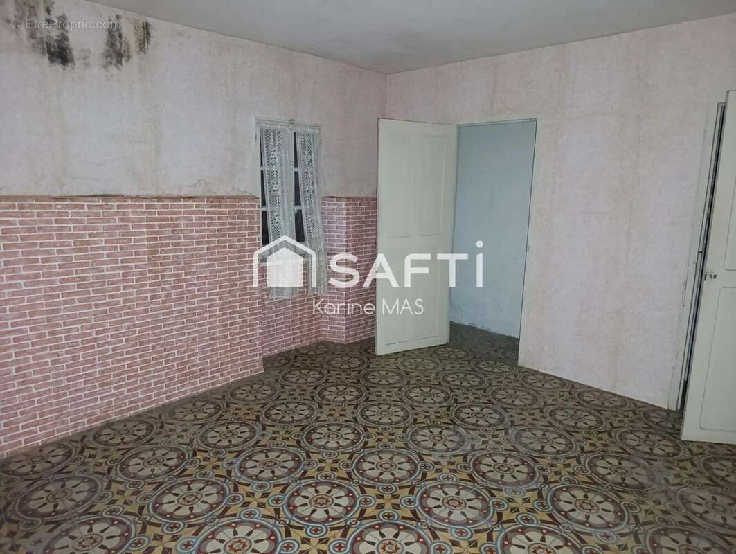Maison 106 m² à Talairan  - photo 6