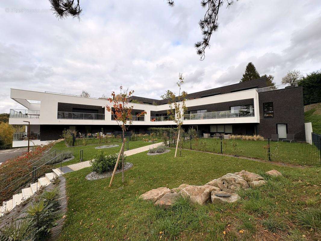 Appartement à MONT-SAINT-AIGNAN