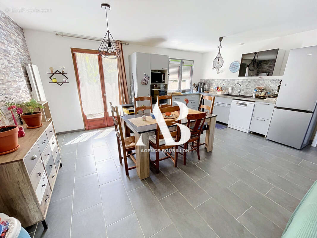 Entre Nangis et Melun, Coup de cœur assuré ! Maison indépendante avec vaste réception et 5 chambres ! - photo 9