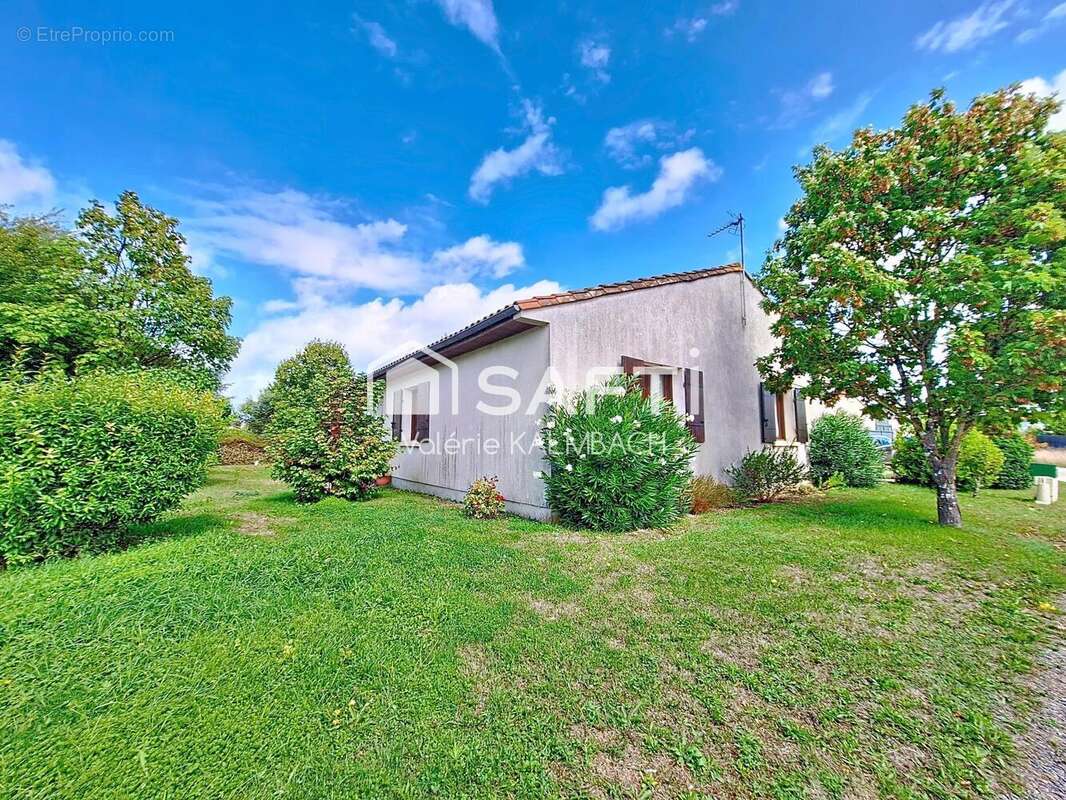Photo 9 - Maison à CHATEAUBERNARD