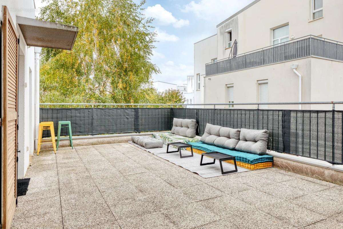 Appartement à VAL-DE-REUIL